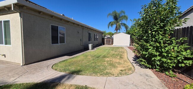 Building Photo - 1085 Crystal Springs Dr