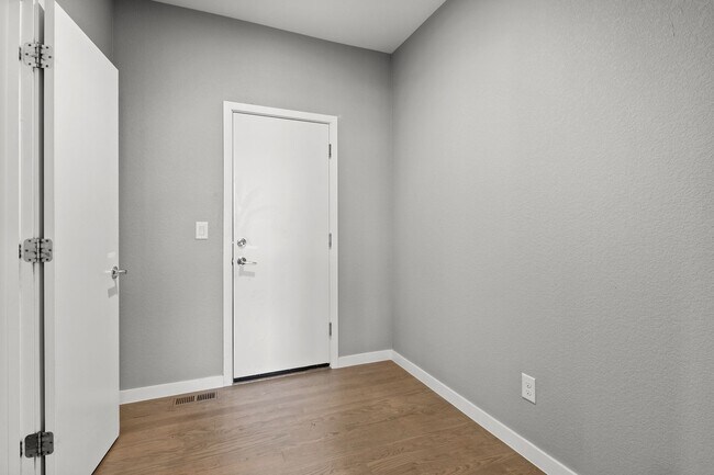 Building Photo - 5230 Stuart St