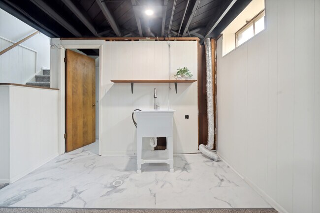 Building Photo - 36640 Angeline Cir