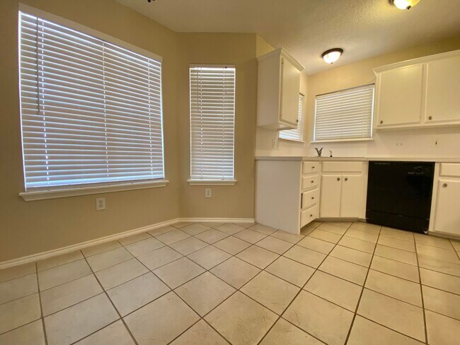 Building Photo - 8107 Temple Ave