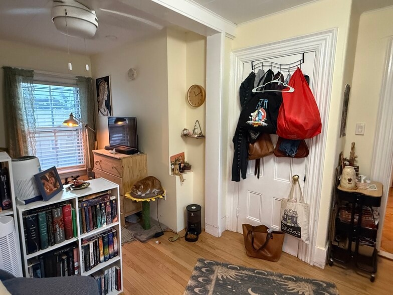 Building Photo - 219 Washington St