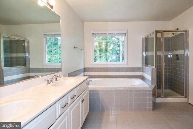 Building Photo - 47313 Grandview Pl