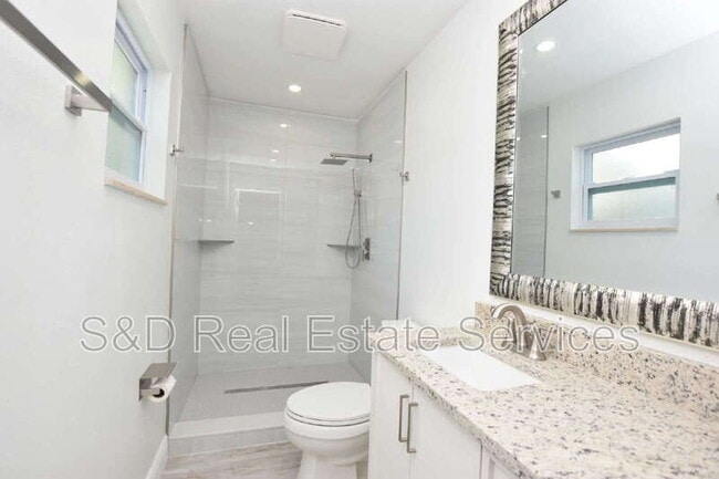 Building Photo - 4208 Ridge Rd