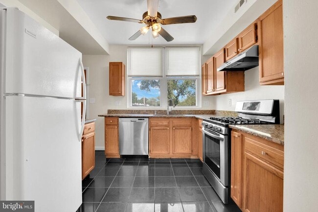 Building Photo - 5731 9th St NW