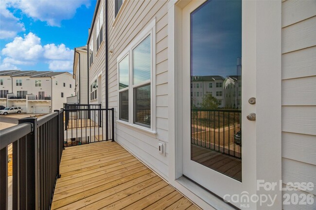 Building Photo - 7216 Westrow Ave