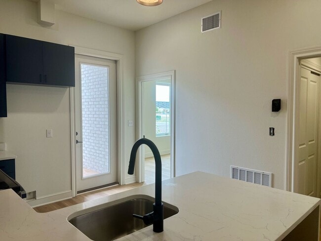 Building Photo - The Court At Overton