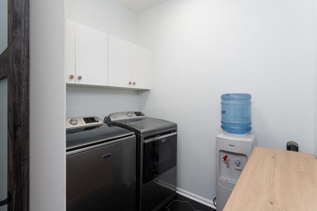 Building Photo - 8703 Decoy Ln