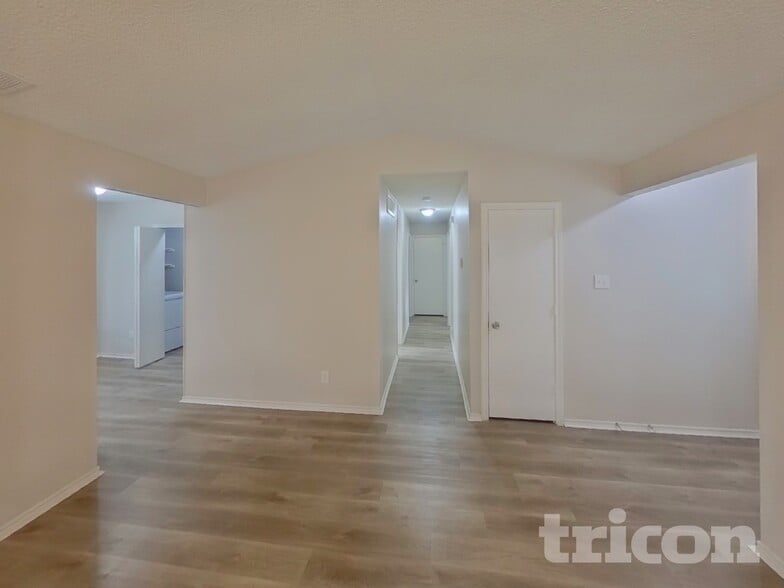 Building Photo - 133 Brockway Dr