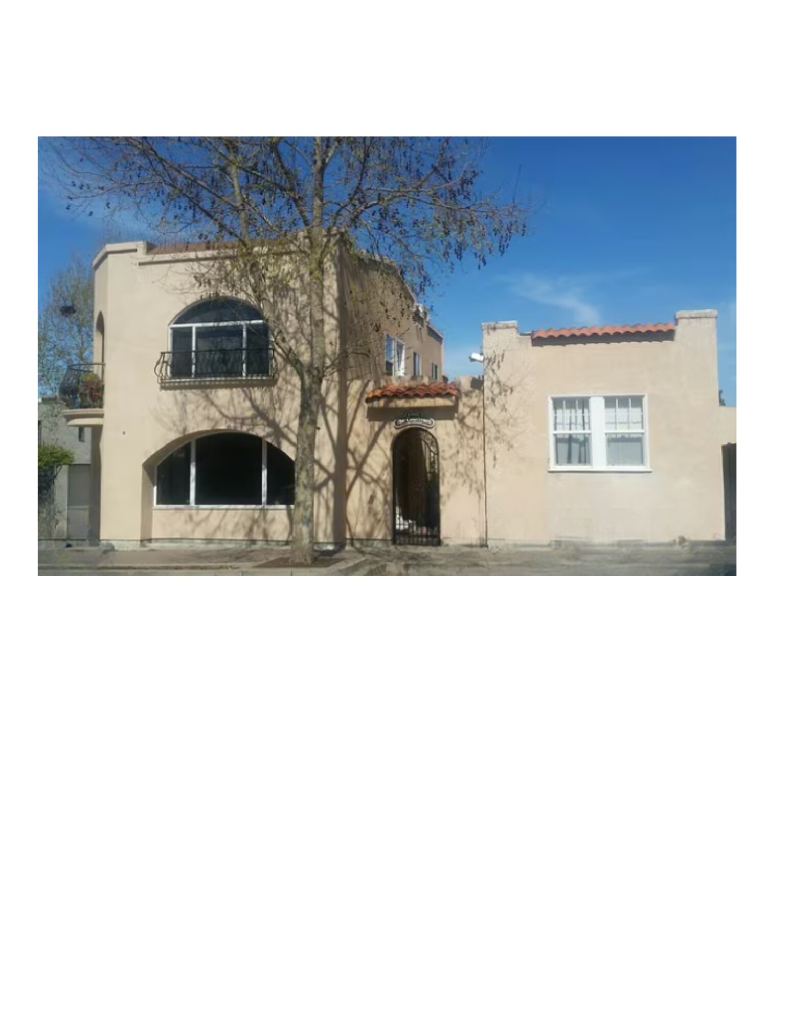 Unit with sunny window front to the right. - 6401 Fairmount Ave