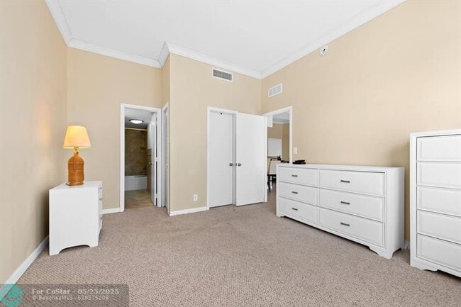 Building Photo - 1 Las Olas Cir
