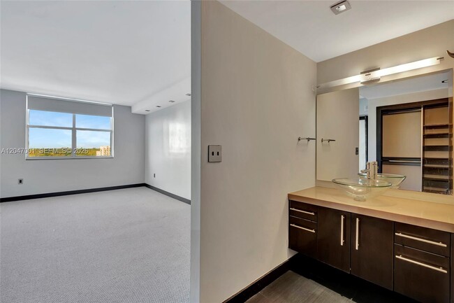 Building Photo - 11111 Biscayne Blvd