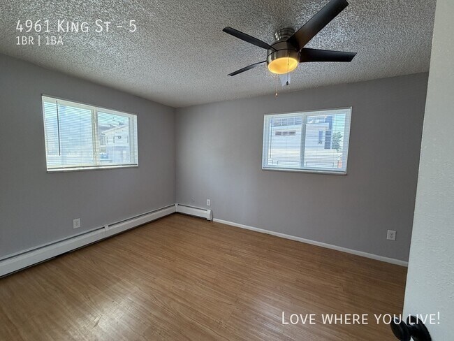 Building Photo - 4961 King St