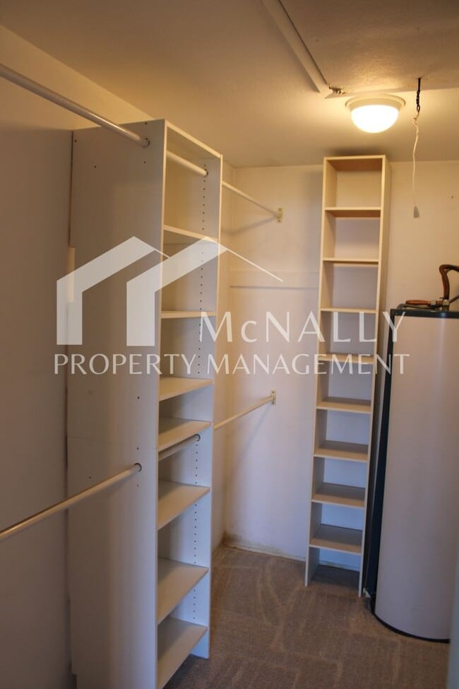 Building Photo - Beautiful 1 Bedroom Water View Condo