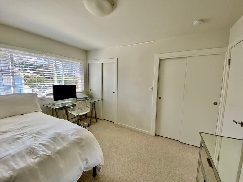 Second bedroom with 2 closets - 1998 Pacific Ave