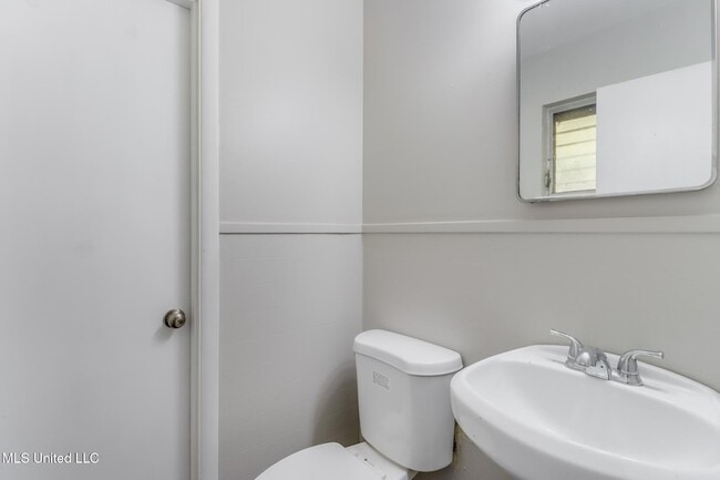 Building Photo - 1003 Wilson Dr