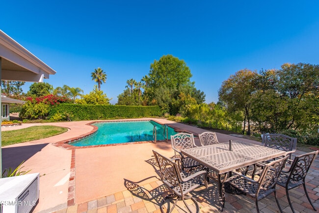 Building Photo - 5718 Ostin Ave