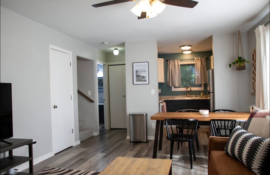 1st floor - 625 E 22nd Ave