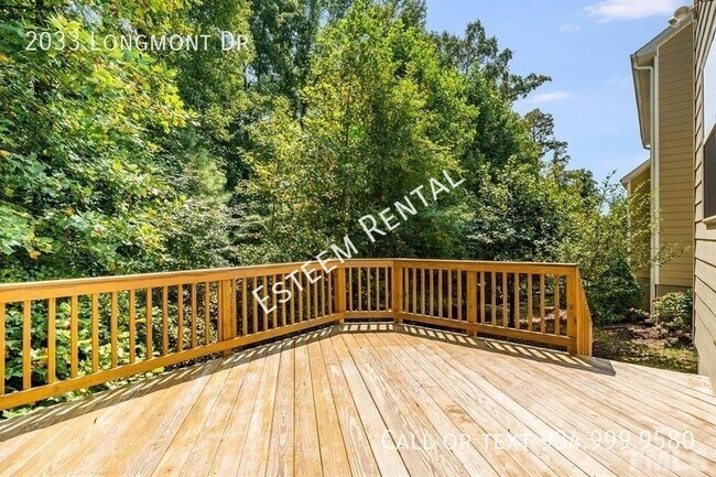 Building Photo - 2033 Longmont Dr