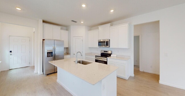 Building Photo - "Charming 3-Bed Oasis on Friendship Fountain Ave with 2 Full Baths and 1714 Sq Ft of Comfort!"