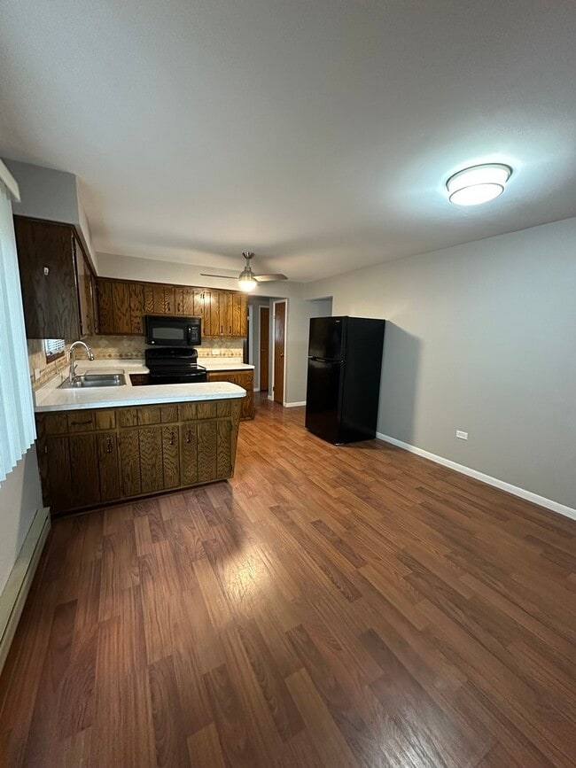 Building Photo - 6334 W 65th St