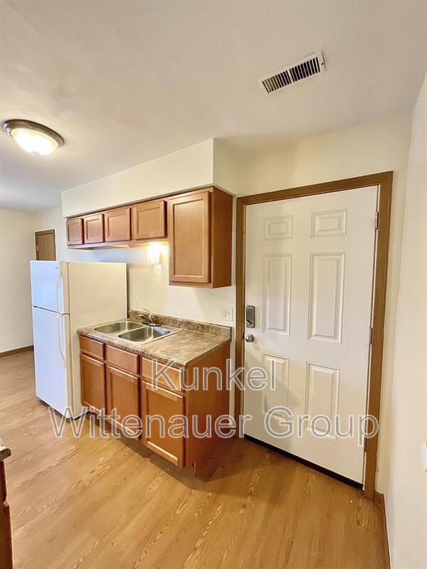 Building Photo - 1810 Jamestown Rd