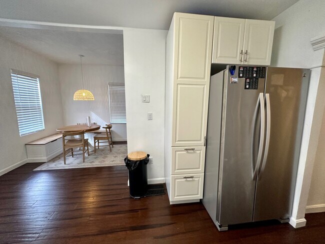 Building Photo - 148 Orange St