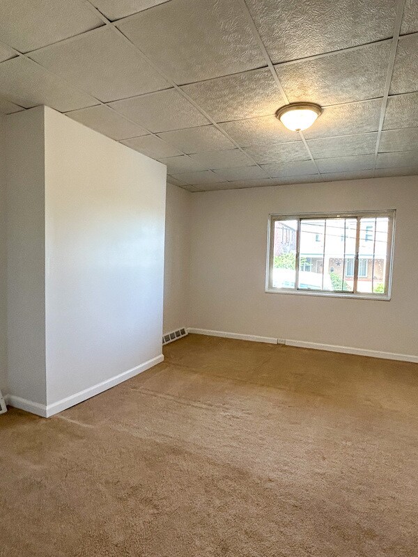 Building Photo - 1404 Wareman Ave