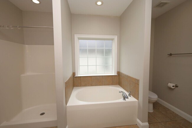 Building Photo - 4312 Wisteria Ln
