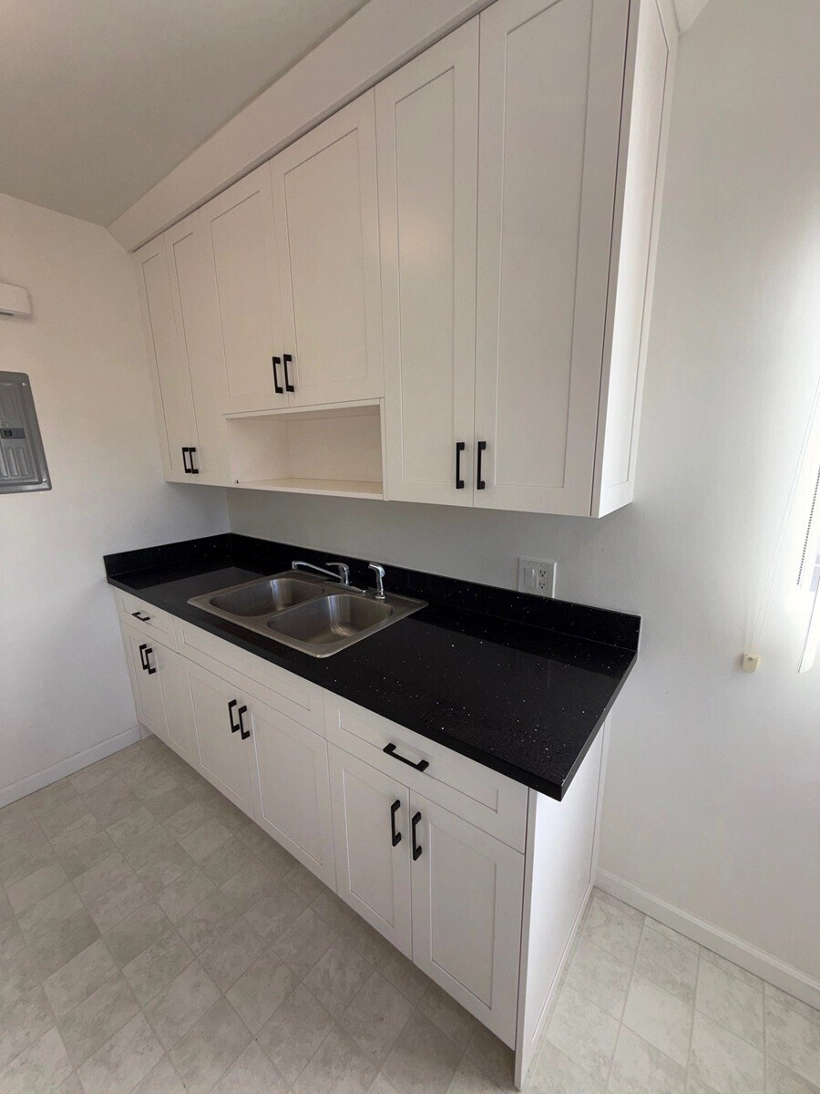 Building Photo - 1263 Hayworth Ave