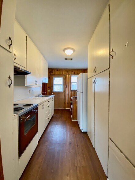 Building Photo - 207 Auburn Dr