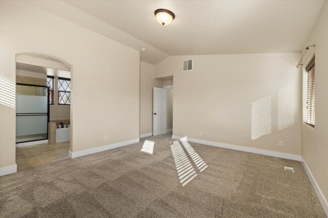 Building Photo - Spacious 5-Bedroom Home (plus bonus room) on ½ Acre in Bridgetower – Rare Meridian Rental!