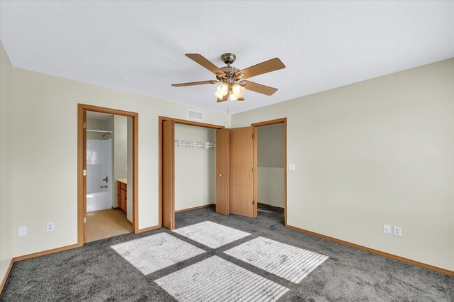 Building Photo - 2731 Rainbow Ave