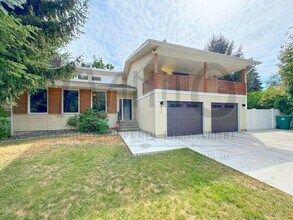 Building Photo - *COMING SOON* Entertainer's Delight - Spra...
