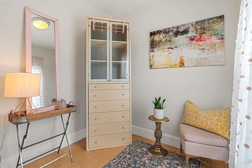 Building Photo - 377 Dorchester St