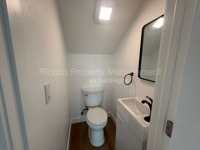 Building Photo - 607 Lemon Way