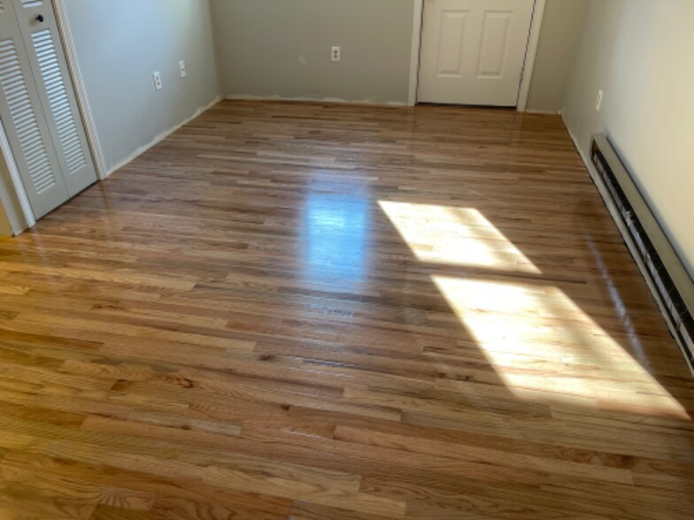 Building Photo - 3 Cook St