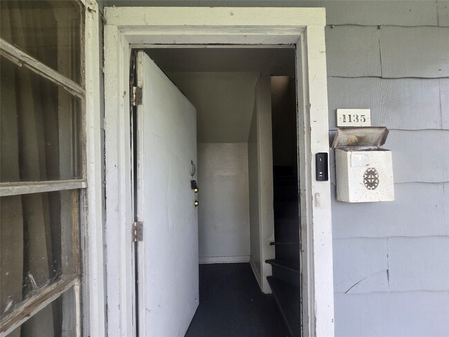 Building Photo - 1133 5th Ave N