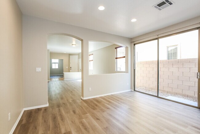 Building Photo - 4344 Desert Home Ave