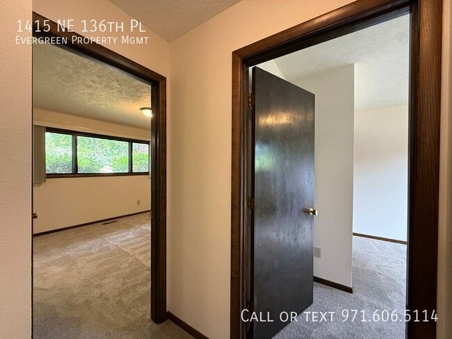 Building Photo - 1415 NE 136th Pl