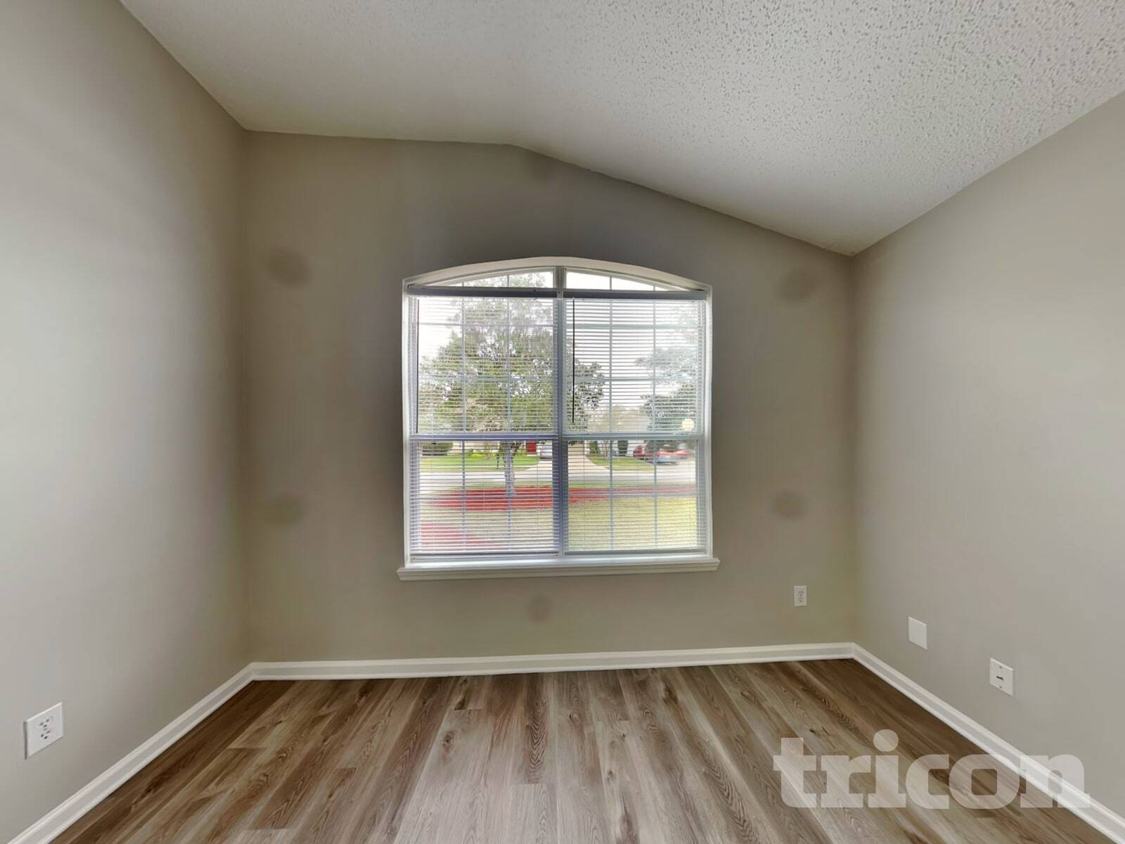 Building Photo - 883 Oak Arbor Cir