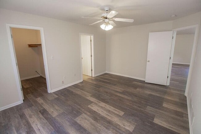 Building Photo - 1603 E Smiley Ln