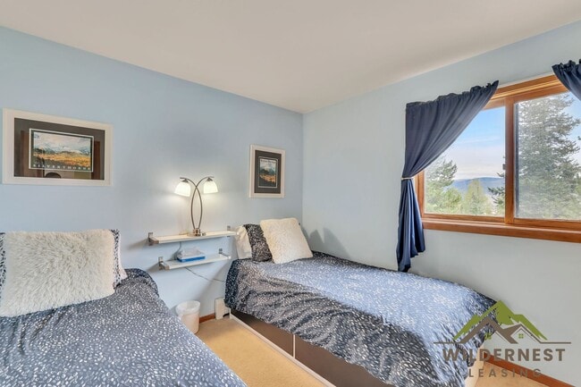 Building Photo - Winter Rental- 2 Bed/2 Bath, renovated con...