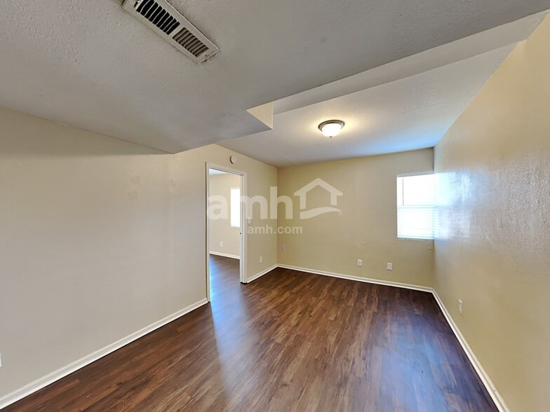 Building Photo - 15592 Olmsted Pl