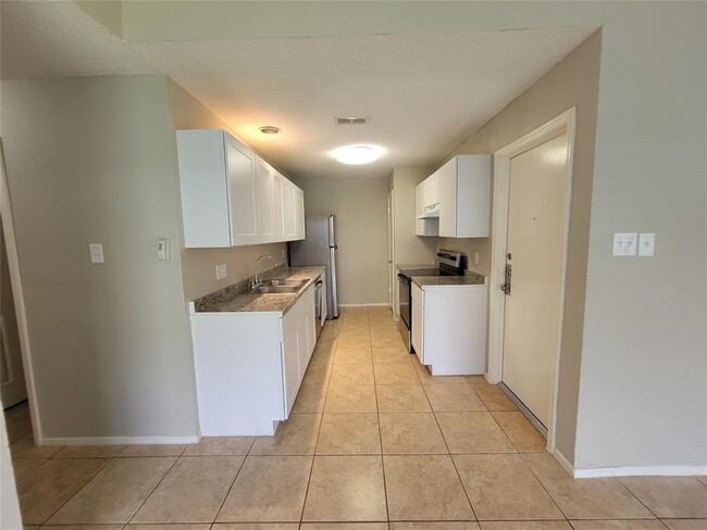 Building Photo - 23242 Prairie Bird Dr