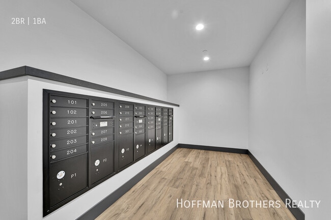 Building Photo - 1240 Magnolia Ave