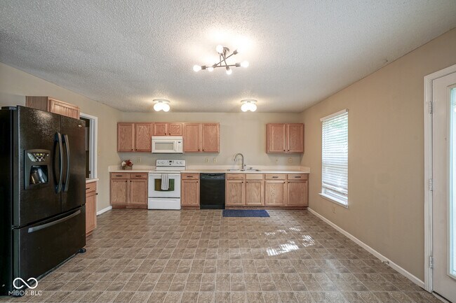 Building Photo - 10155 Holly Berry Cir