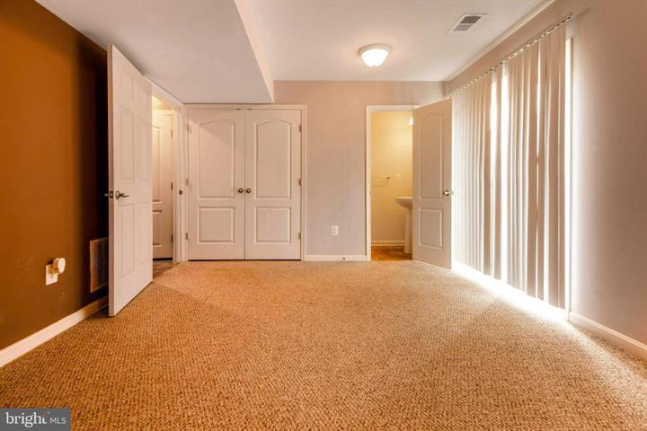 Building Photo - 7720 Village Park Dr