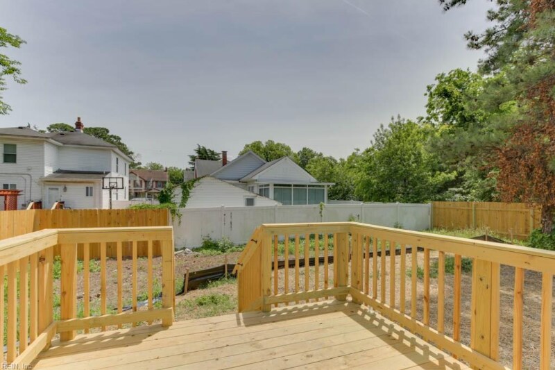 Building Photo - 1326 24th St