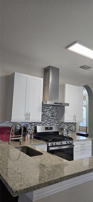 Building Photo - 4939 Woodmere Rd