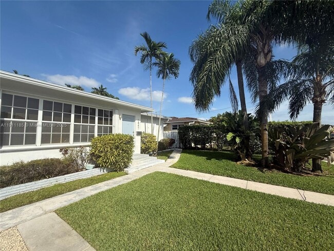 Building Photo - 1847 Wiley St